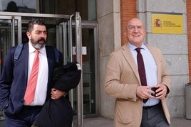 El concejal Alberto G. Alberca y el alcalde de Valladolid, Jesús Julio Carnero.
