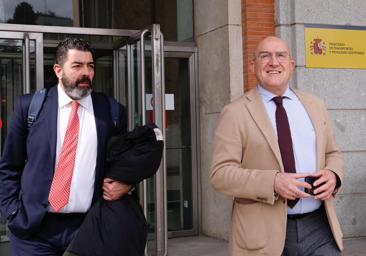 El concejal Alberto G. Alberca y el alcalde de Valladolid, Jesús Julio Carnero.
