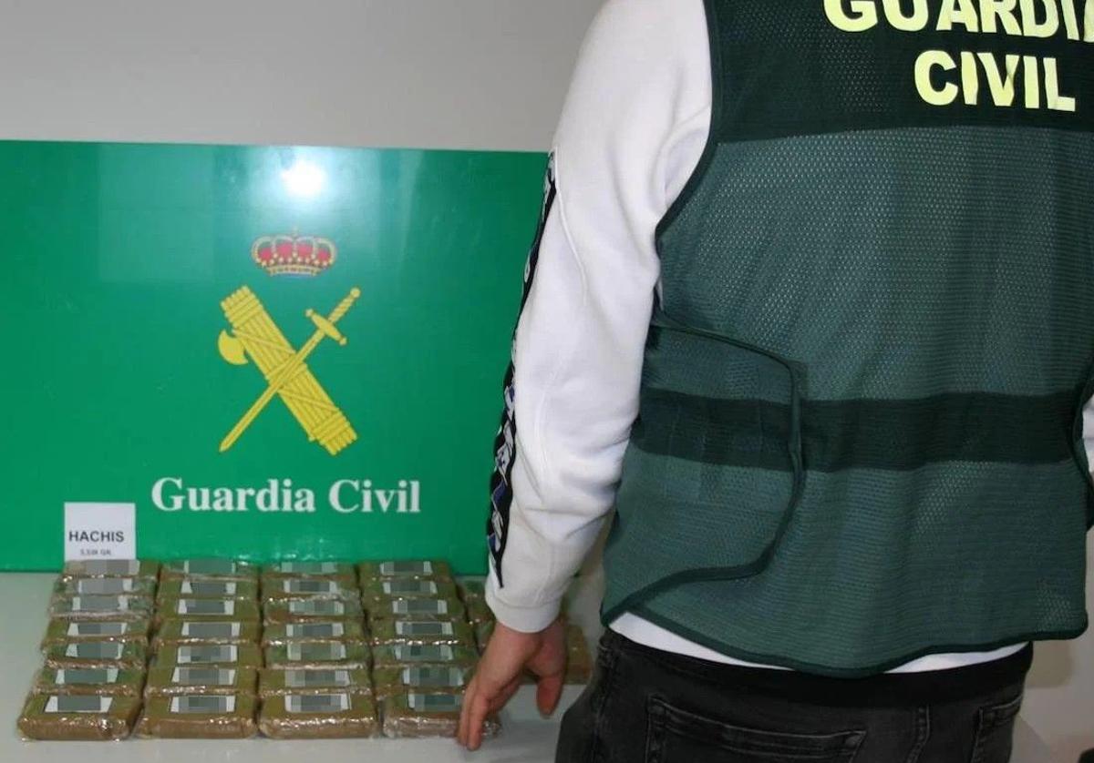Asume 15 meses de prisión por recibir un paquete con tres kilos de hachís
