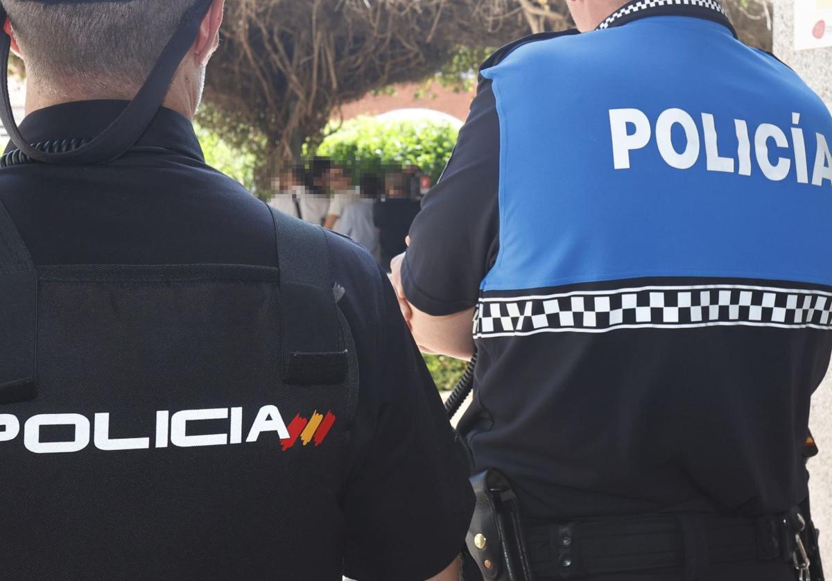 Una riña en un bar de San Telmo moviliza a seis coches de la Policía Nacional y Local