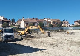 Últimos trabajos realizados en el solar donde se construirá el centro de salud de Cuéllar.