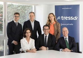 Javier Berciano, responsable de análisis en CyL; Daniel Lacalle, economista jefe de Tressis; Laura de Miguel, resposanble comercial en CyL; Sonsoles Santamaría, directora general; Guillermo Domínguez, socio director en CyL y José Miguel Maté, consejero delegado.