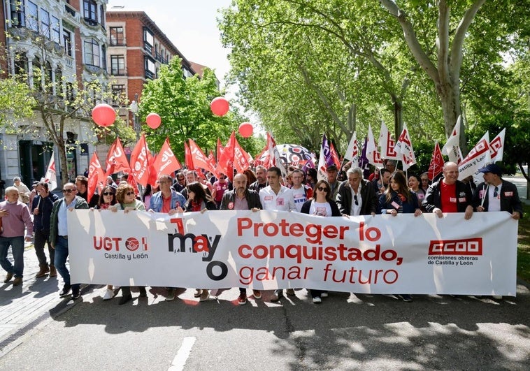 La cabecera de la manifestación, tras la salida en la Acera de Recoletos.