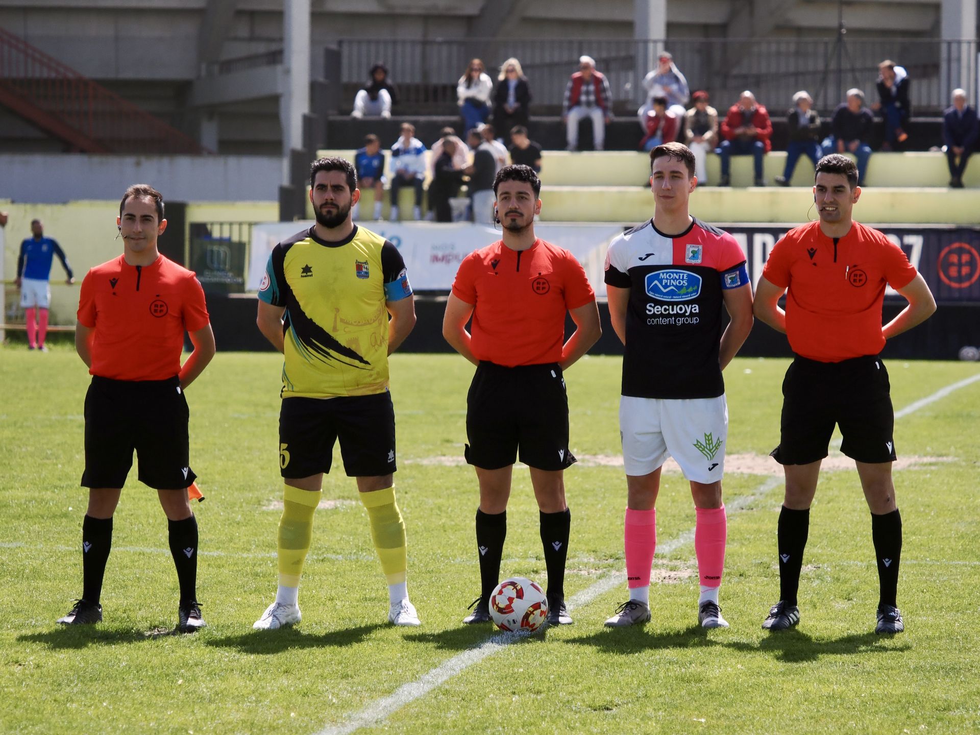 El partido entre el Mojados y el Almazán, en imágenes
