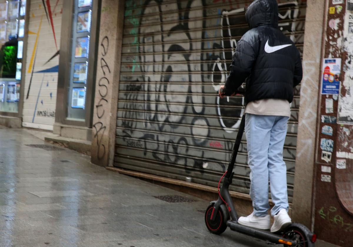 Cuéllar rechaza una normativa municipal para regular el uso de los VMP