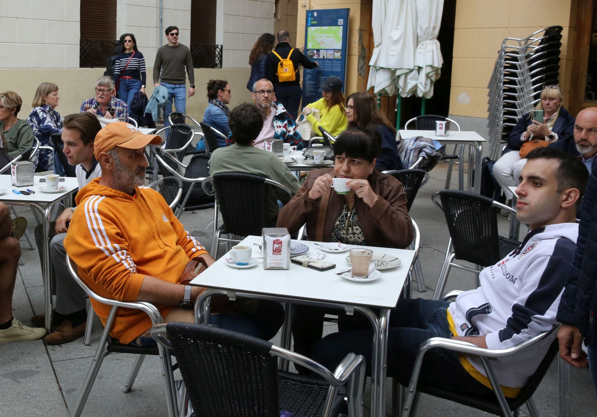 Fotos: Segovia recibe a miles de turistas el primer día del puente