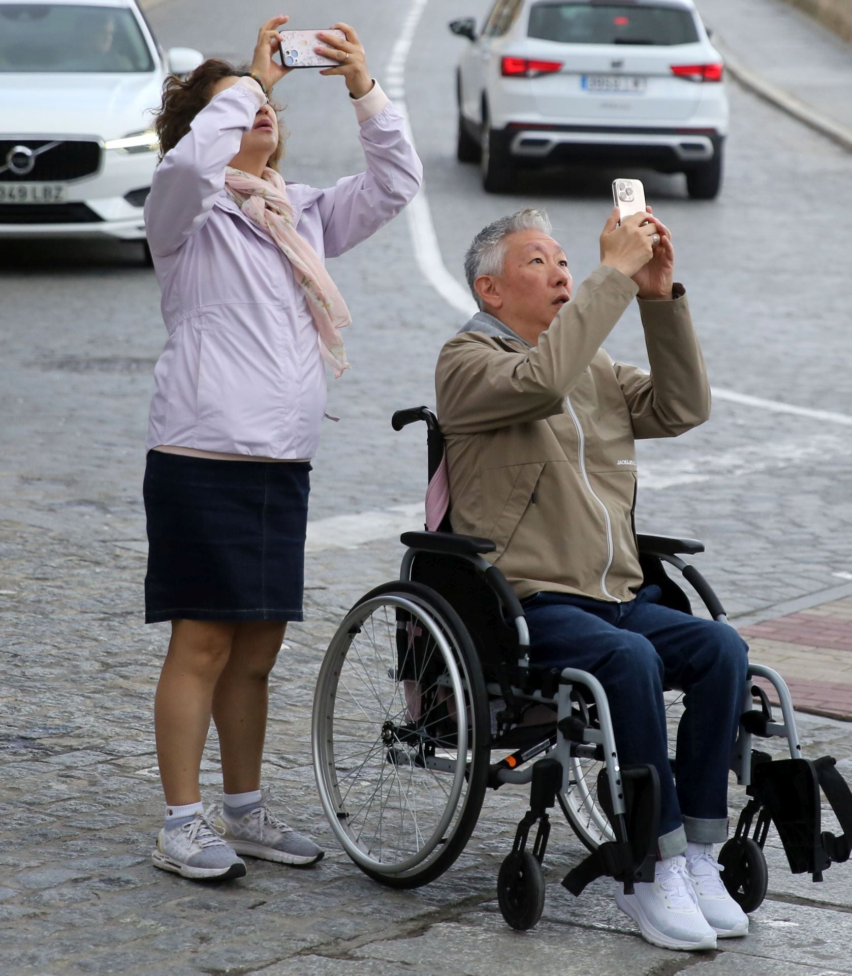 Fotos: Segovia recibe a miles de turistas el primer día del puente