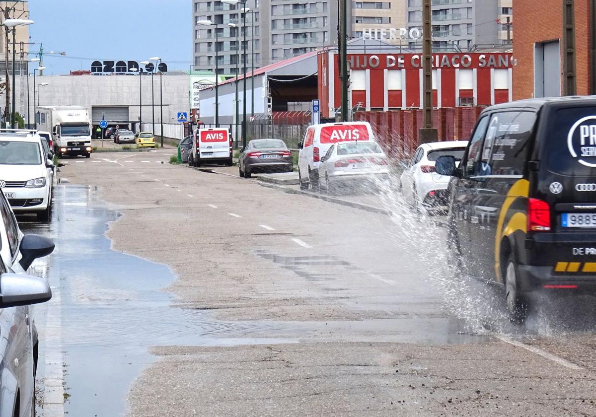 El aguacero deja 17 litros en cuatro horas antes del aviso amarillo por fuertes tormentas