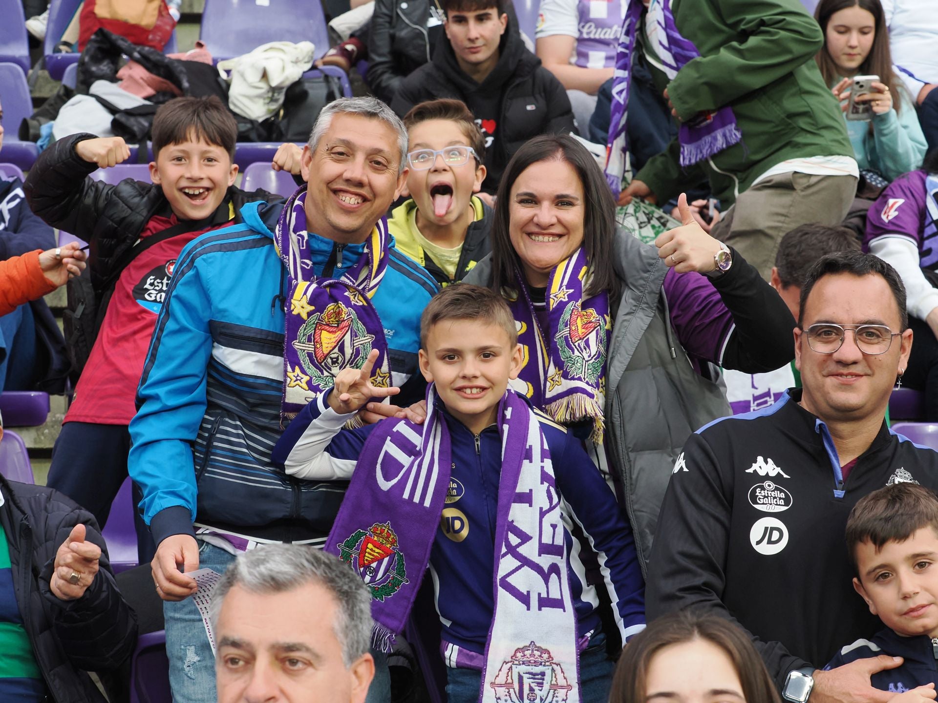 Búscate en la grada del Real Valladolid - FC Barcelona (5/5)