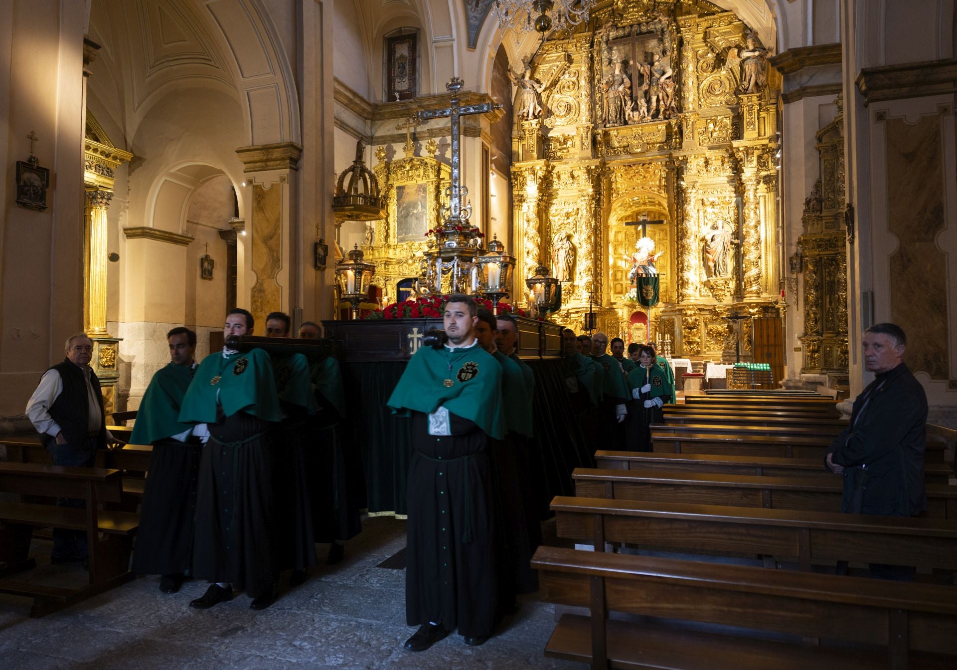 La procesión de la Cruz de Mayo, en imágenes