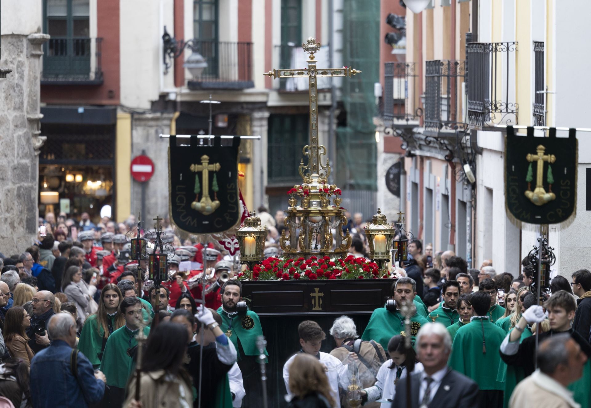 La procesión de la Cruz de Mayo, en imágenes