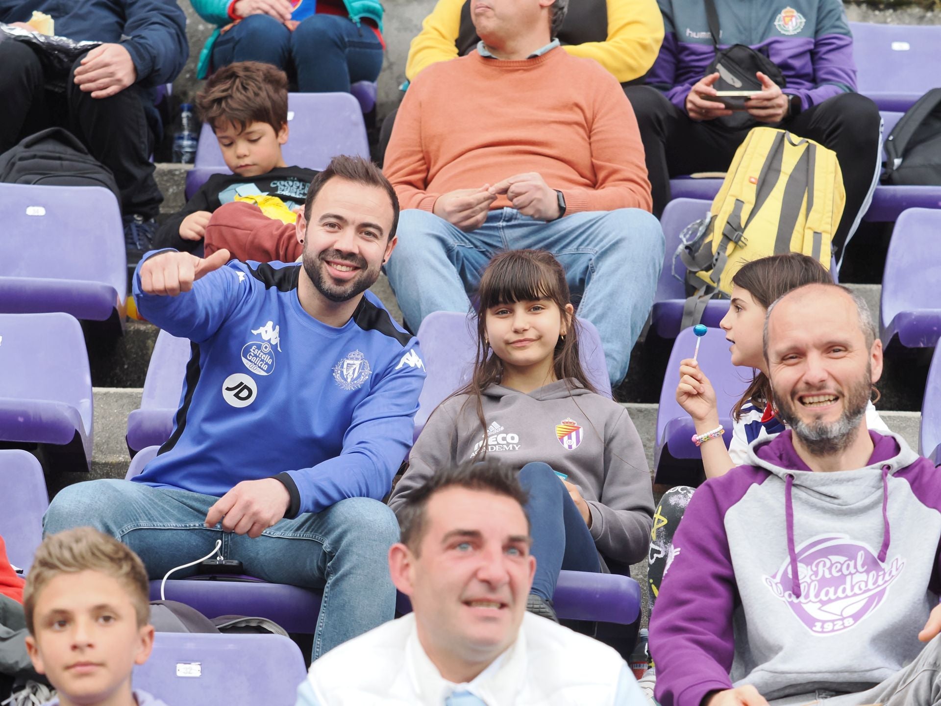 Búscate en la grada del Real Valladolid - FC Barcelona (1/5)