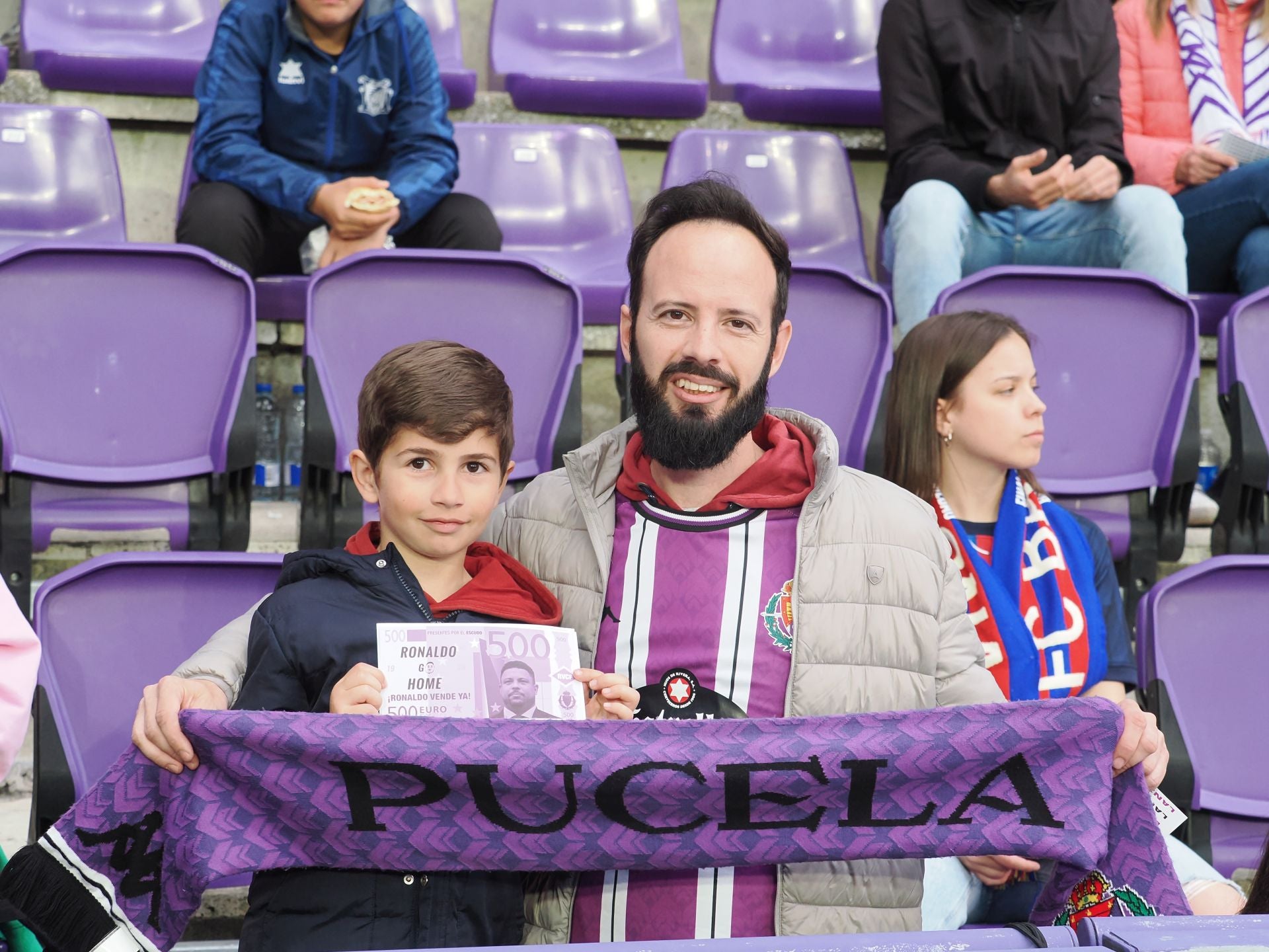 Búscate en la grada del Real Valladolid - FC Barcelona (2/5)