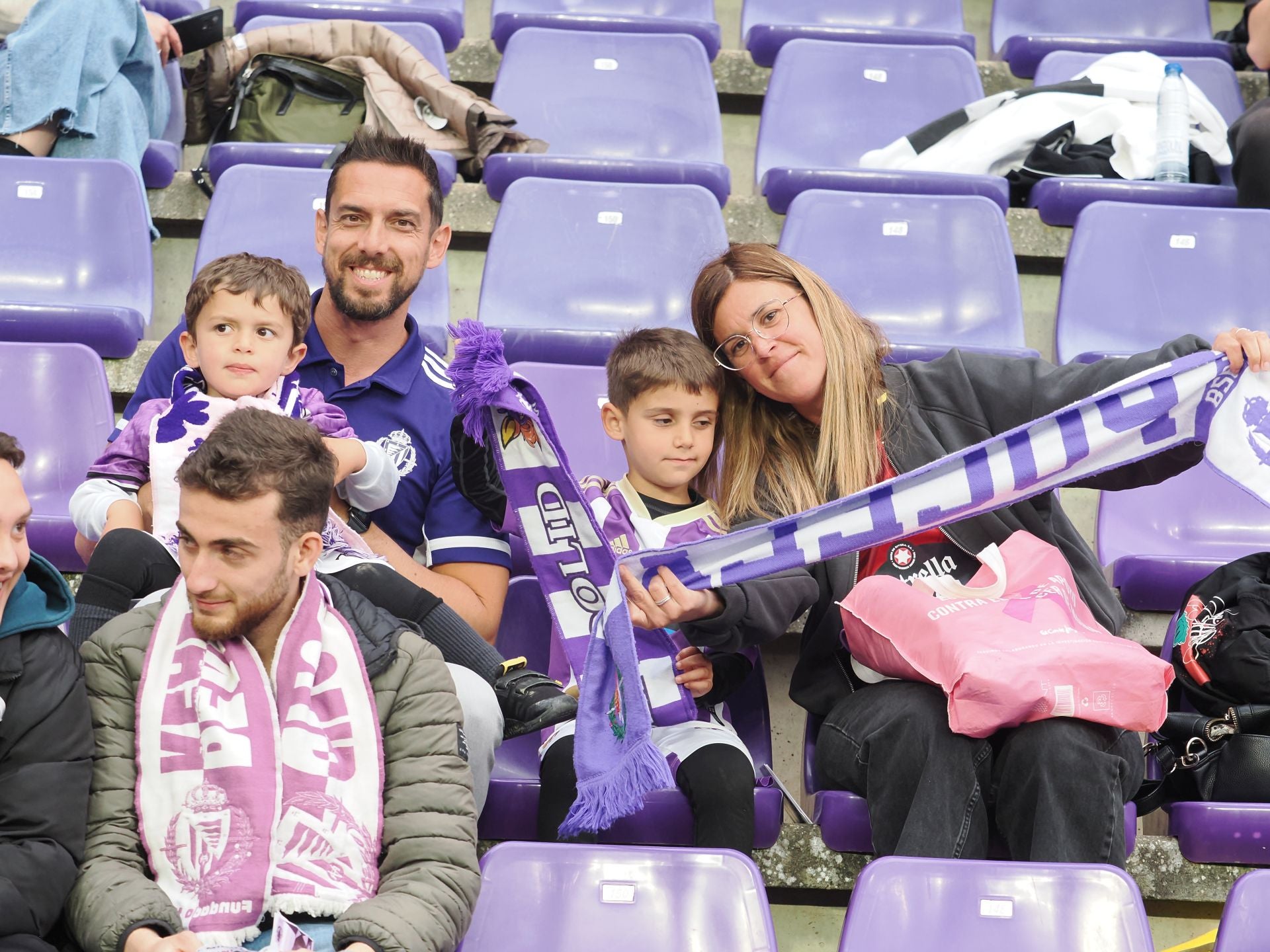 Búscate en la grada del Real Valladolid - FC Barcelona (3/5)