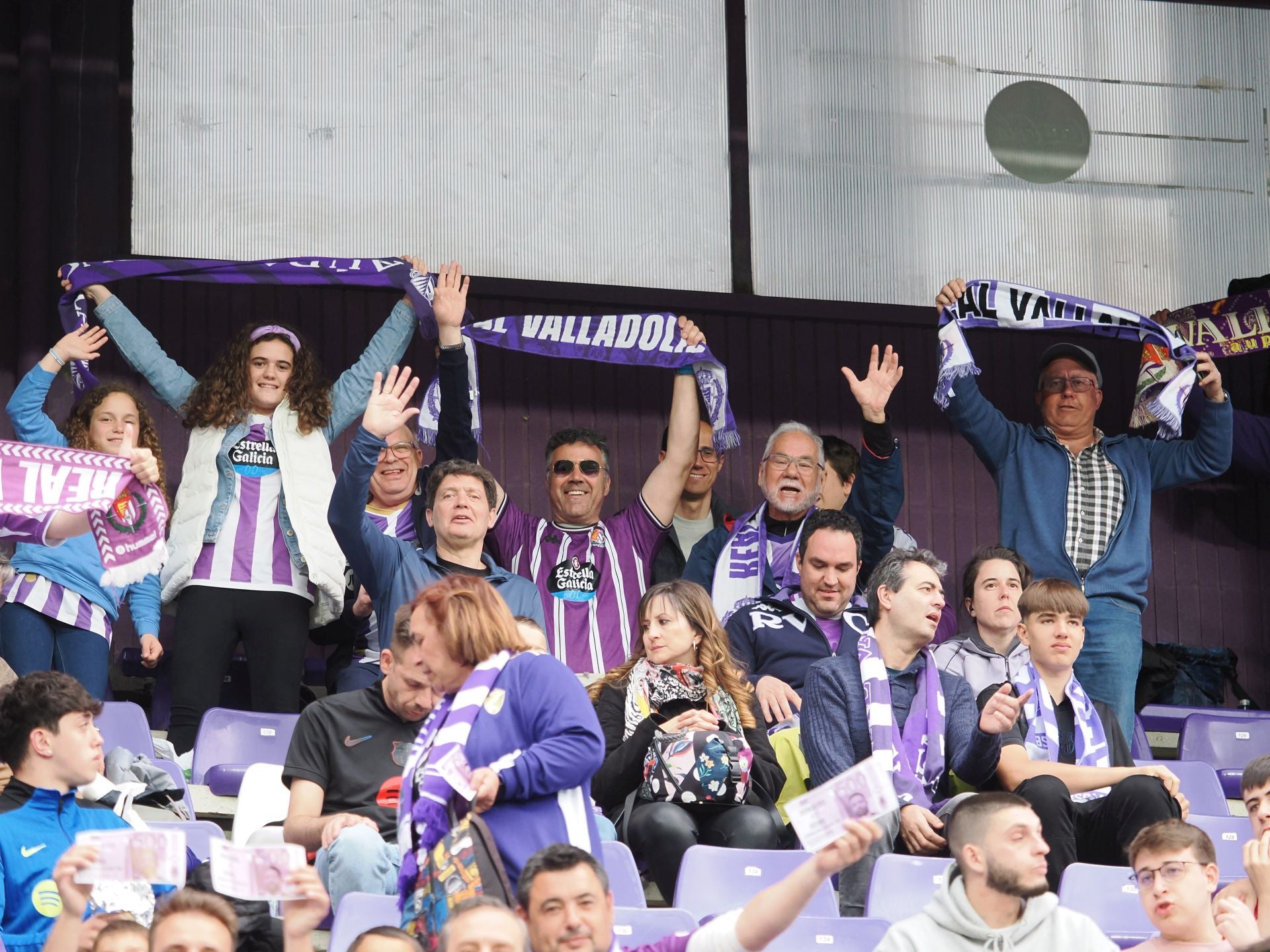 Búscate en la grada del Real Valladolid - FC Barcelona (3/5)