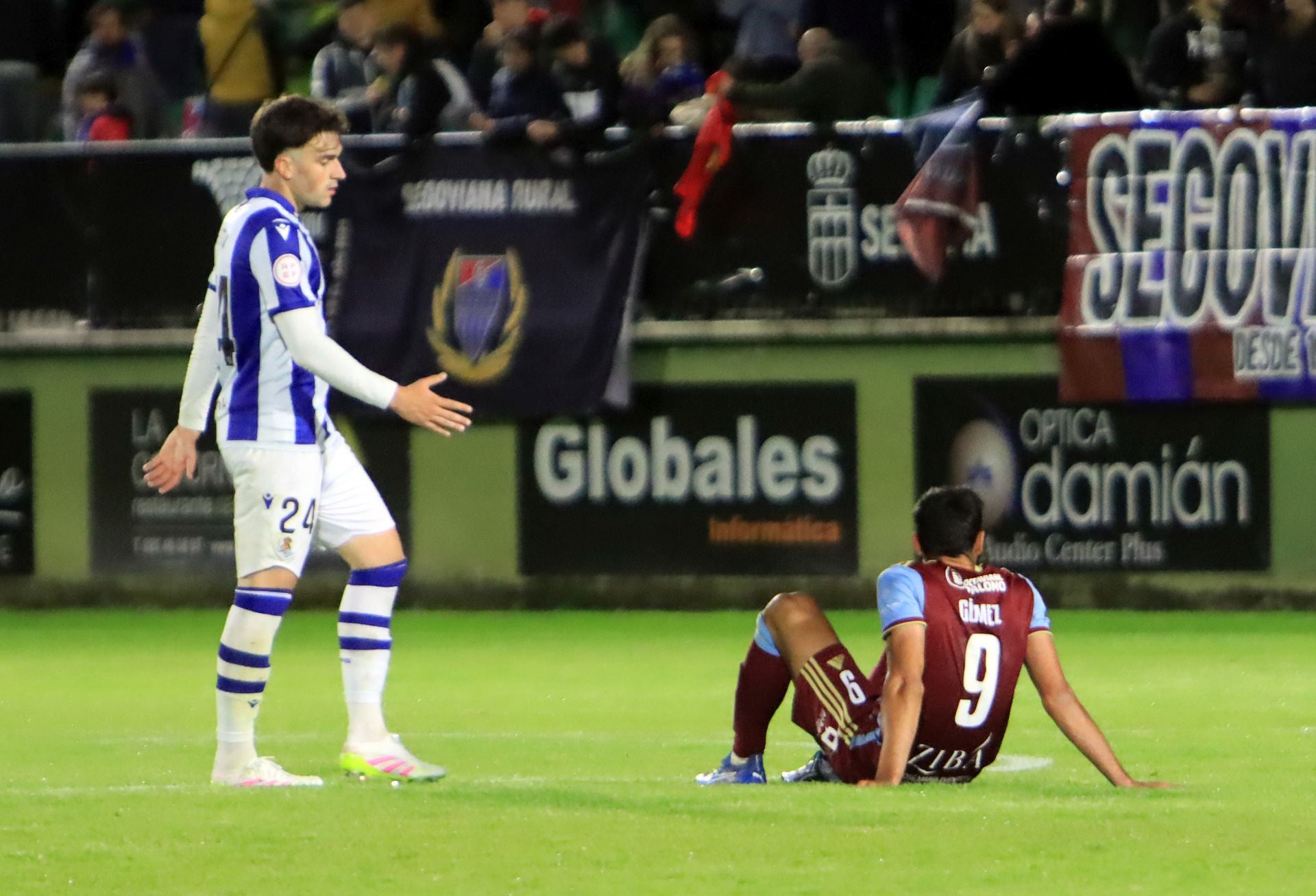 Fotos del empate entre la Segoviana y la Real Sociedad B