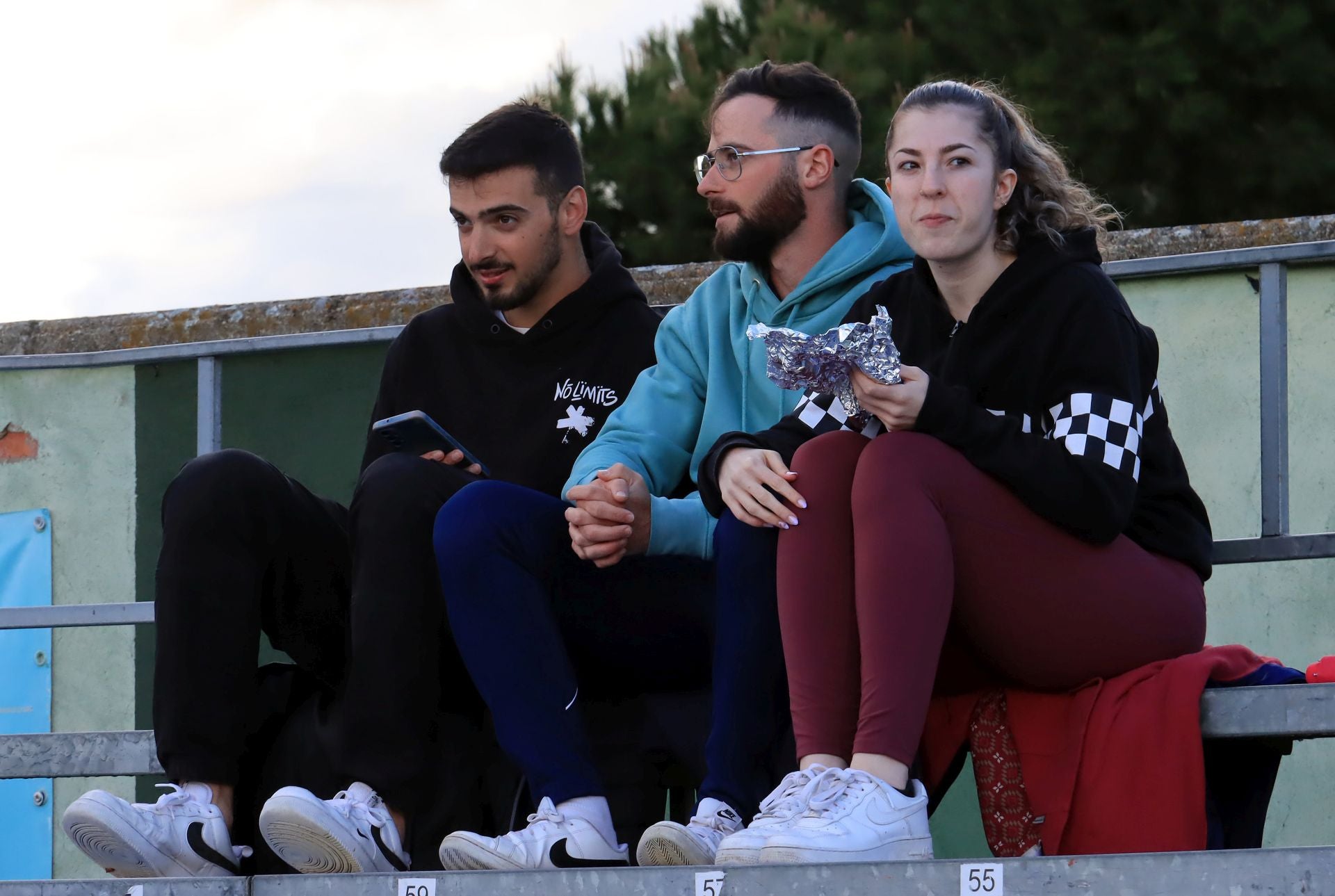 Búscate en las gradas de La Albuera en el Segoviana vs Real Sociedad B