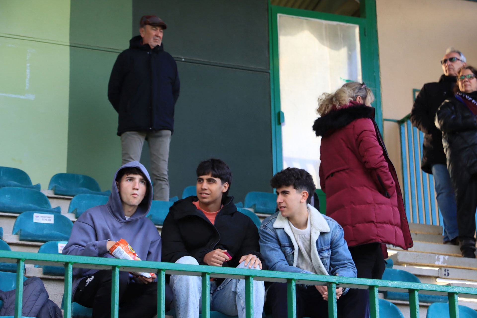 Búscate en las gradas de La Albuera en el Segoviana vs Real Sociedad B