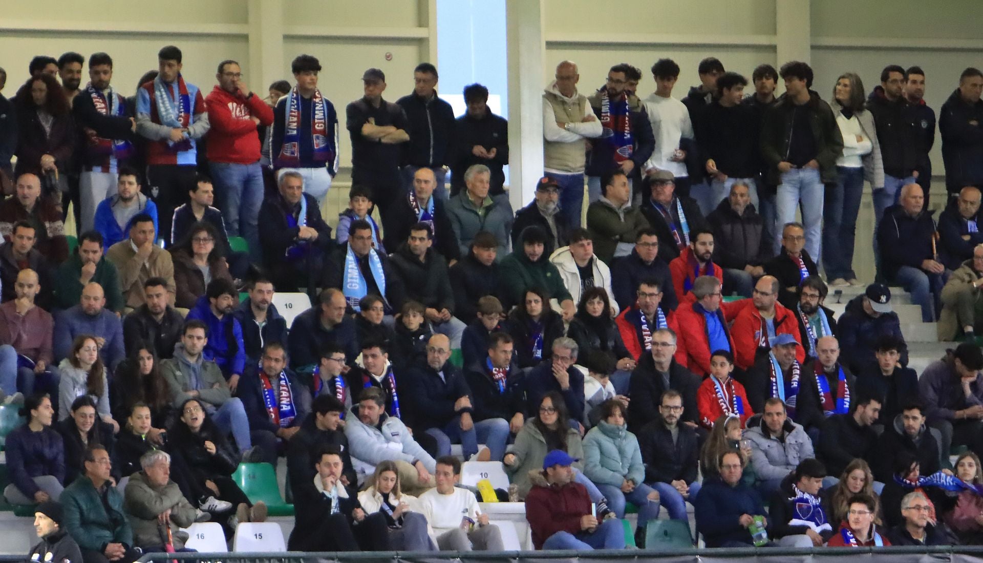 Búscate en las gradas de La Albuera en el Segoviana vs Real Sociedad B