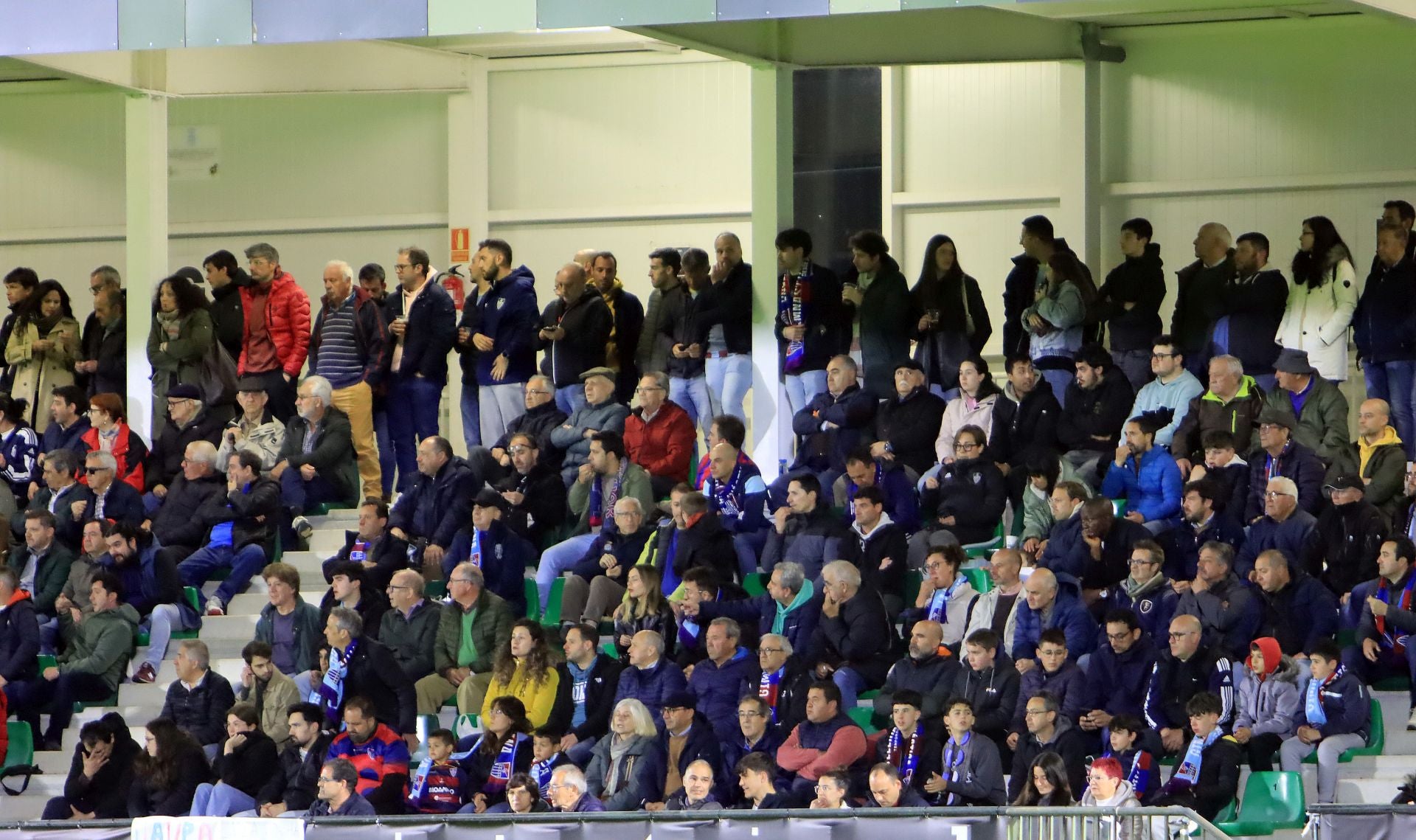 Búscate en las gradas de La Albuera en el Segoviana vs Real Sociedad B