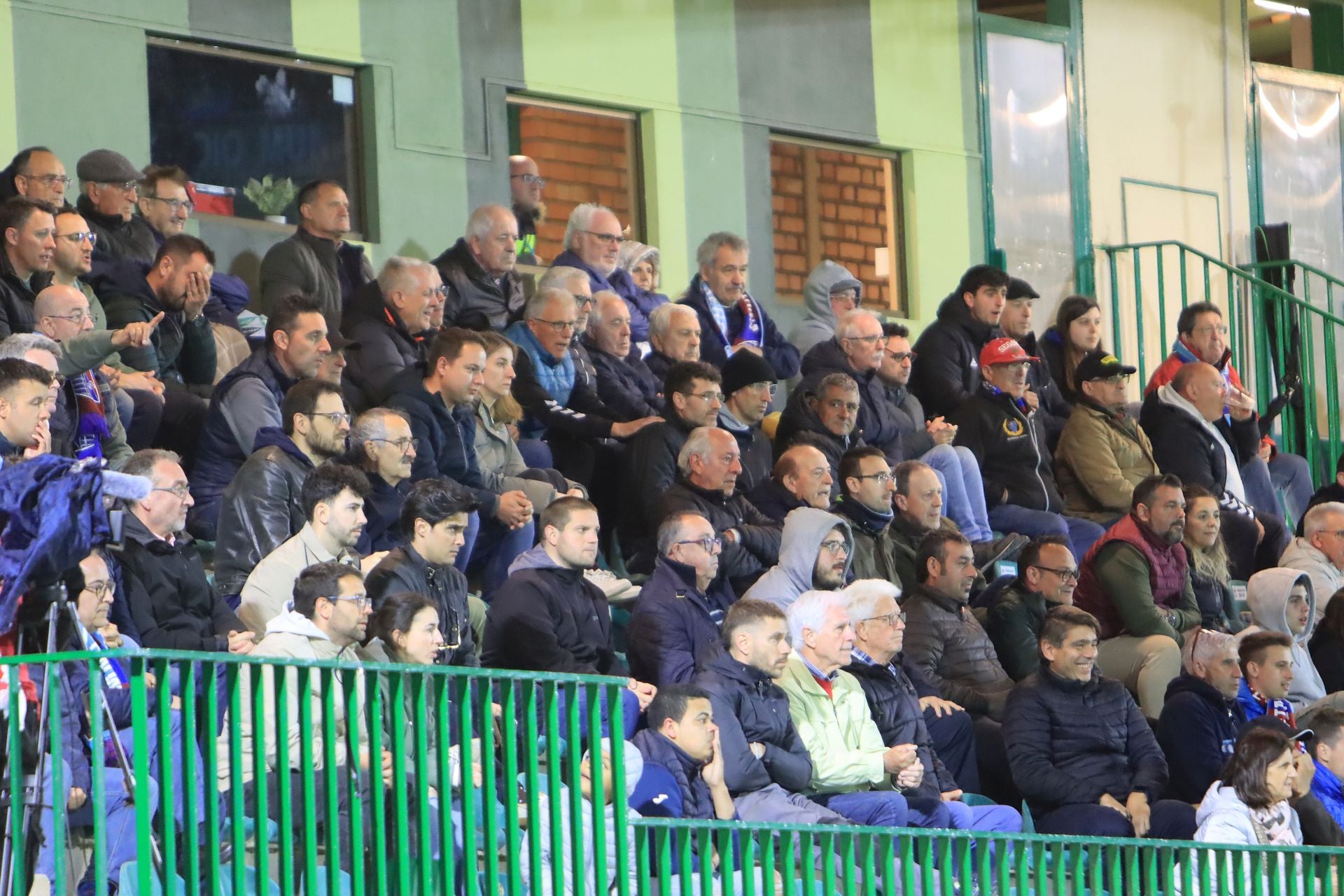 Búscate en las gradas de La Albuera en el Segoviana vs Real Sociedad B