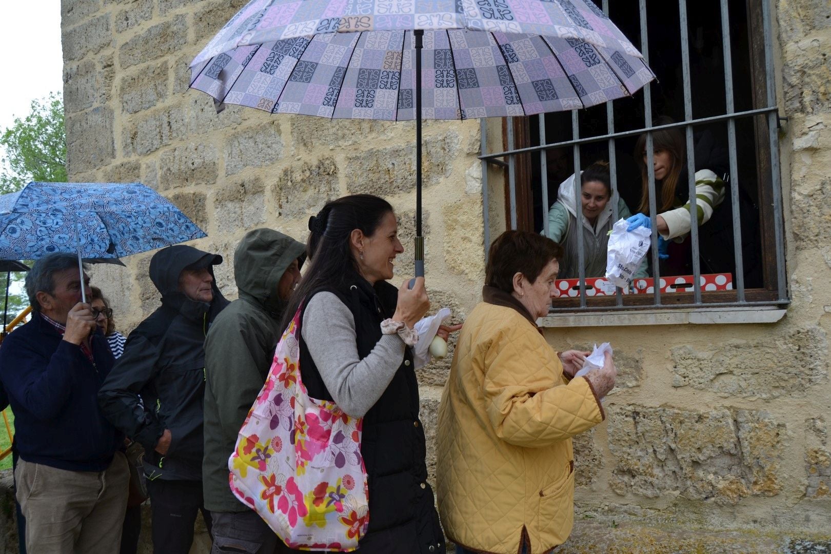 Todos en la ermita de Torre Marte en Astudillo