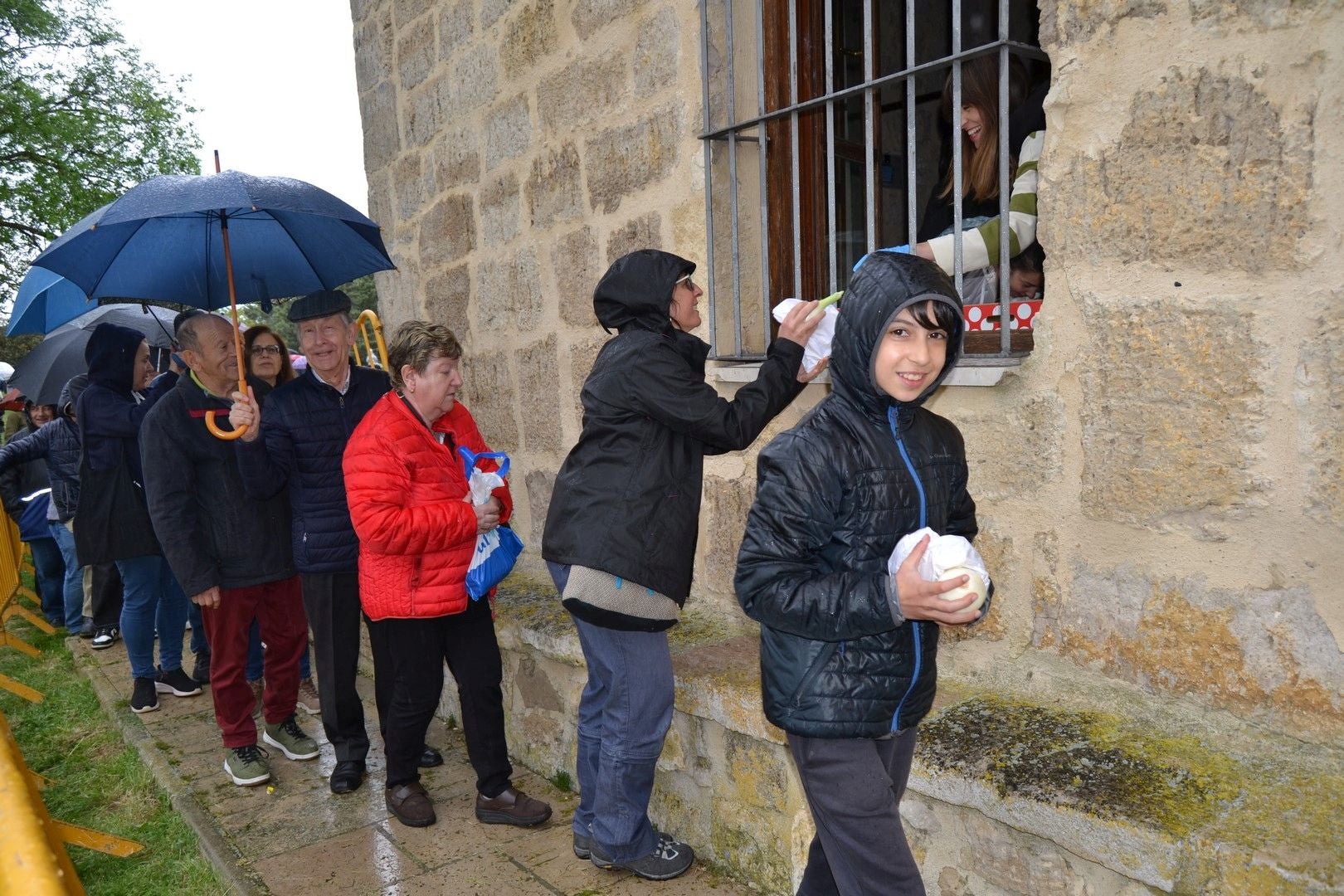 Todos en la ermita de Torre Marte en Astudillo