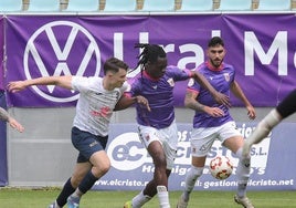 El Palencia CF en una imagen de archivo ante el Villaralbo.
