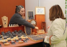 Uno de los puestos de la Feria de Artesanía.