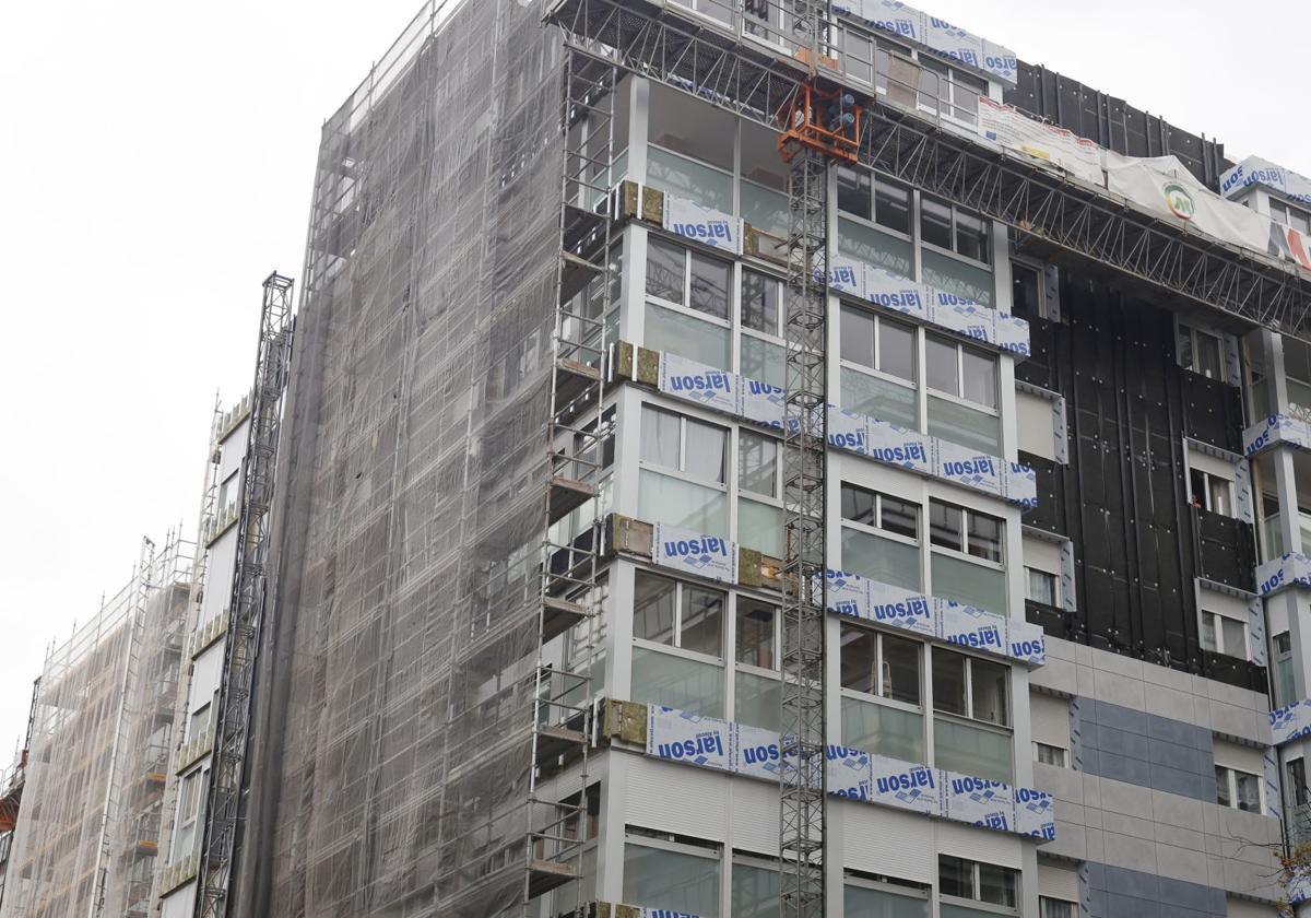 Solo una veintena de edificios han sido rehabilitados energéticamente este año