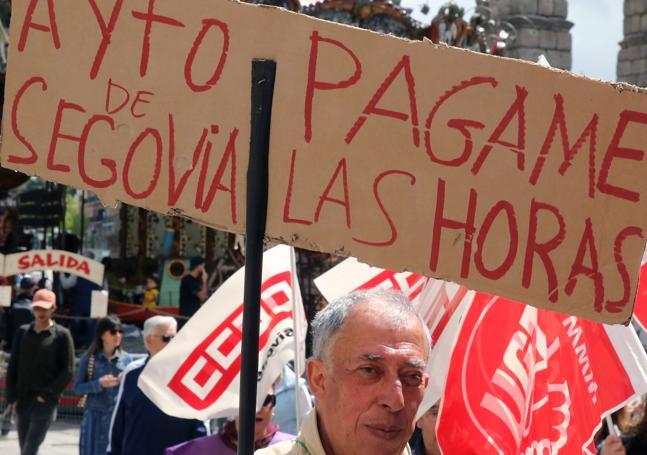 Pancarta con reclamación al Ayuntamiento de Segovia el pasado 1 de Mayo.