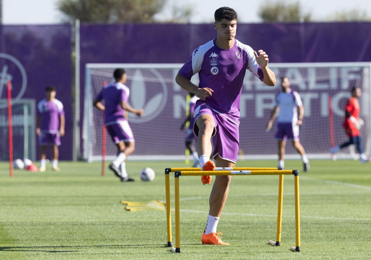 David Torres, durante un entrenamiento en los Anexos.