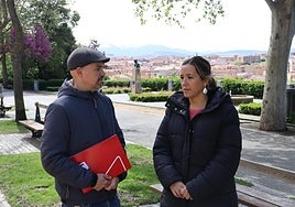 Ángel Galindo y Ana Peñalosa, concejales de IU en el Ayuntamiento de Segovia.