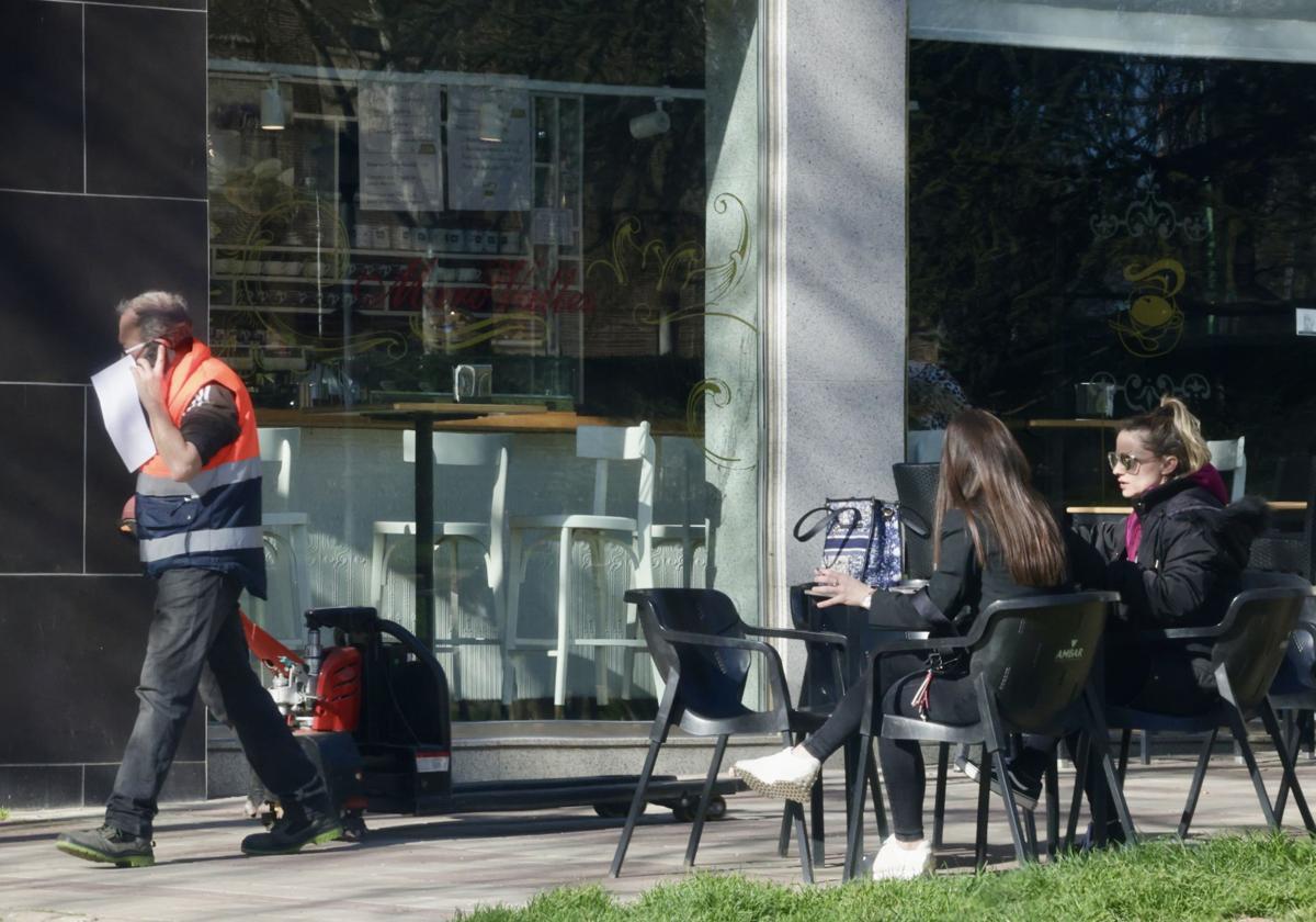 Valladolid apuntala la creación de empleo con 19 afiliados más al día en abril