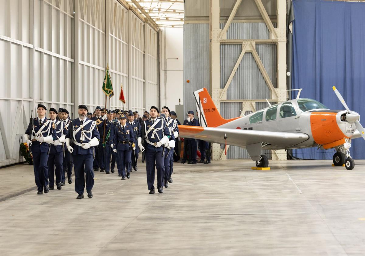 Ejército del aire en la base aérea de Villanubla.