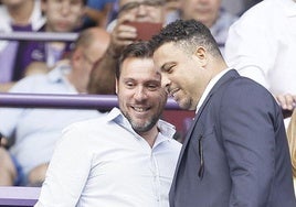 Óscar Puente y Ronaldo Nazário, en una imgen de noviembre de 2022.