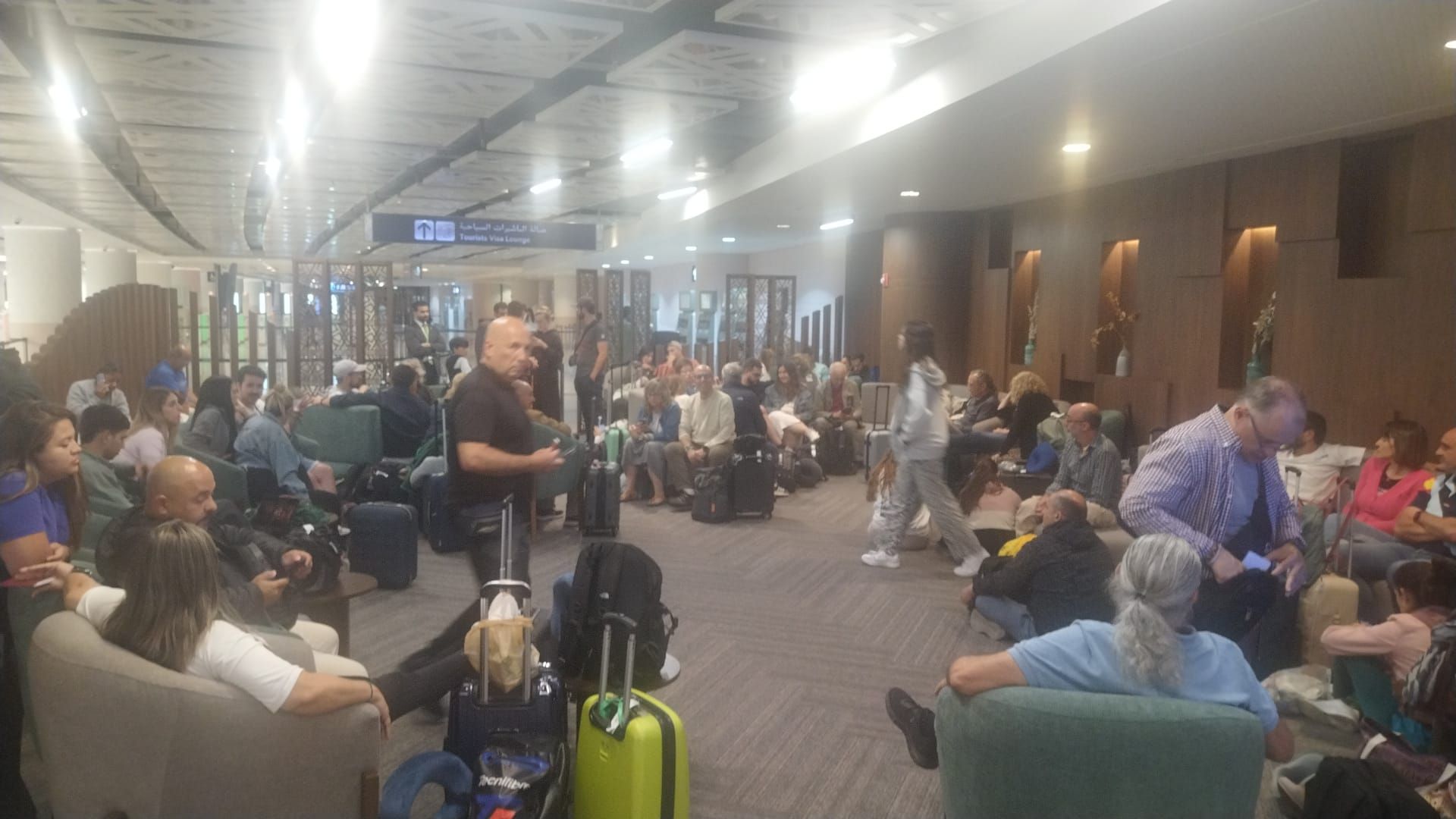 El grupo permanece en el aeropuerto saudí sin poder continuar su viaje de vuelta a España