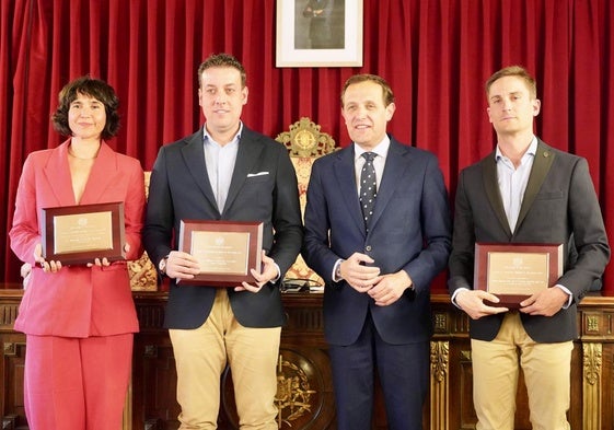 Conrado Íscar preside la entrega de los XXVIII Premios de Periodismo Provincia de Valladolid que recaen en José Ángel Gallego y Miriam Chacón.