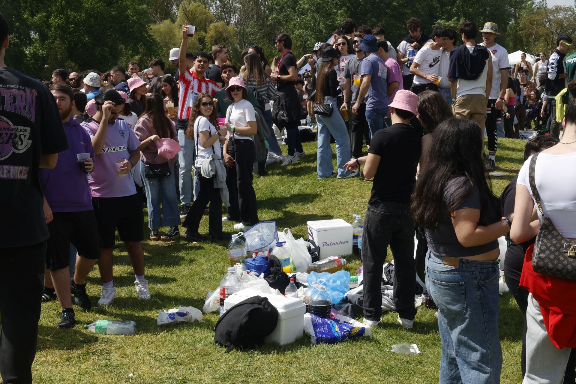 La fiesta de la ITA abarrota el parque Ribera Sur de jóvenes