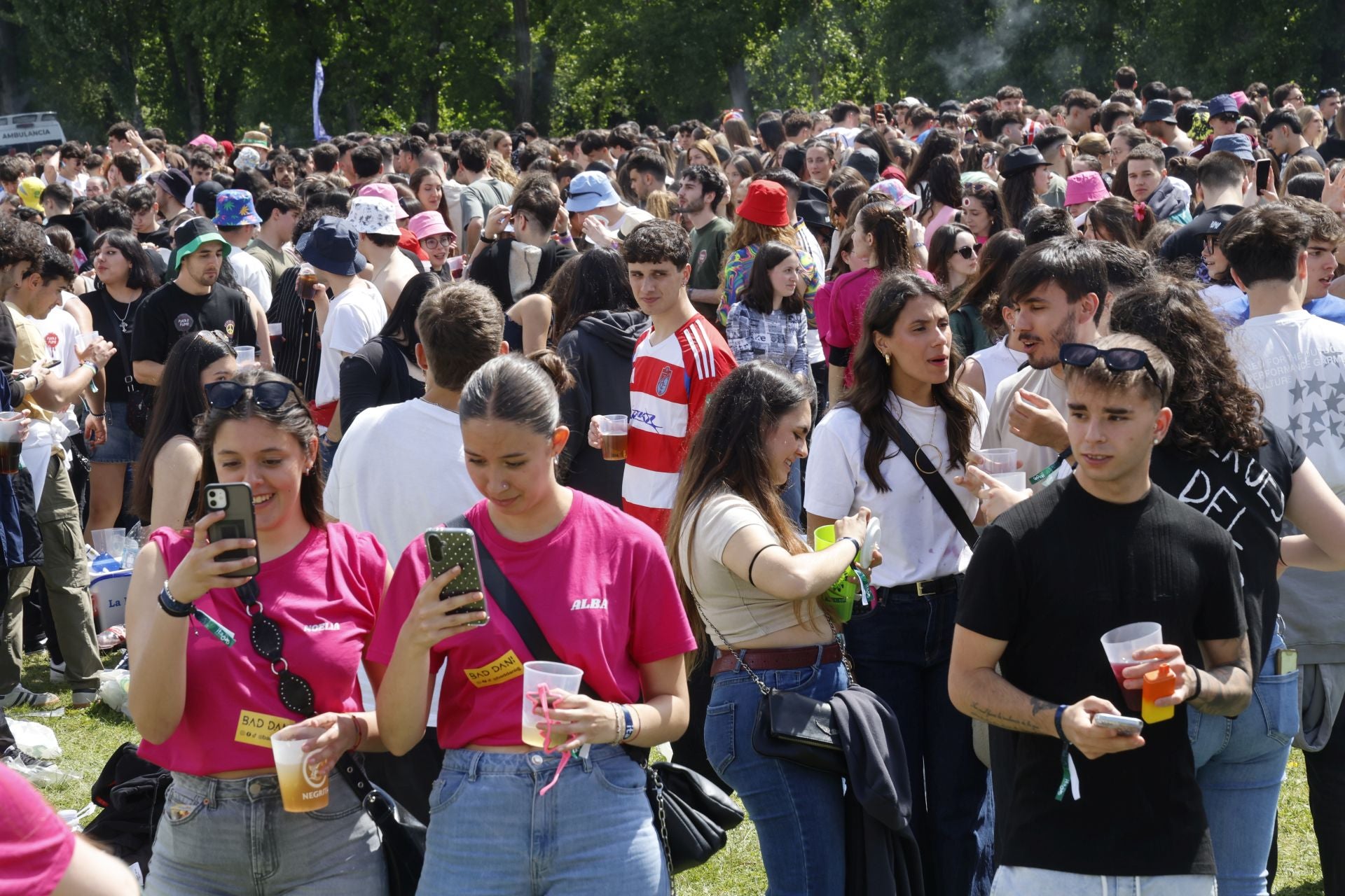 La fiesta de la ITA abarrota el parque Ribera Sur de jóvenes