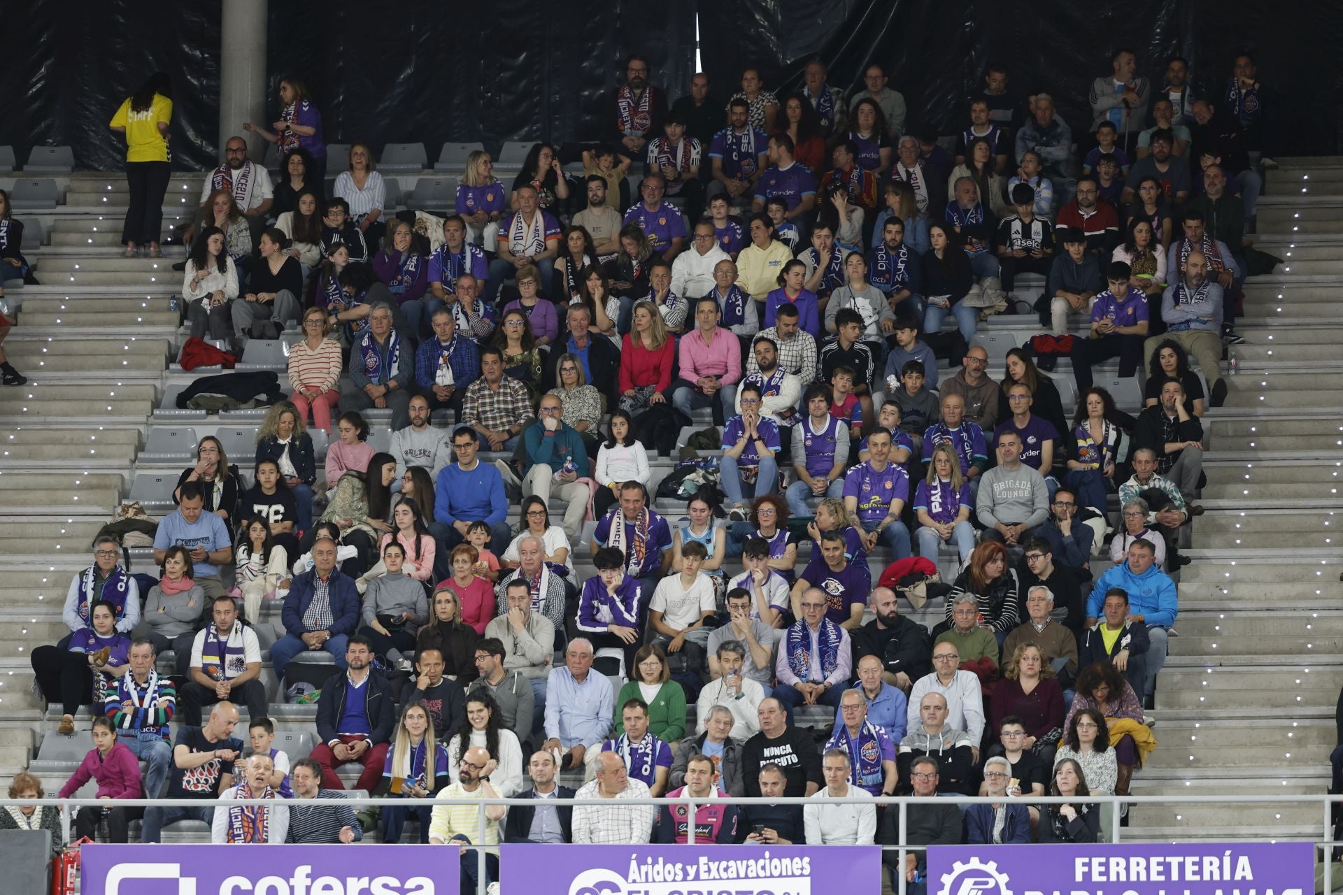 Búscate en las gradas del Súper Agropal Palencia-Betis