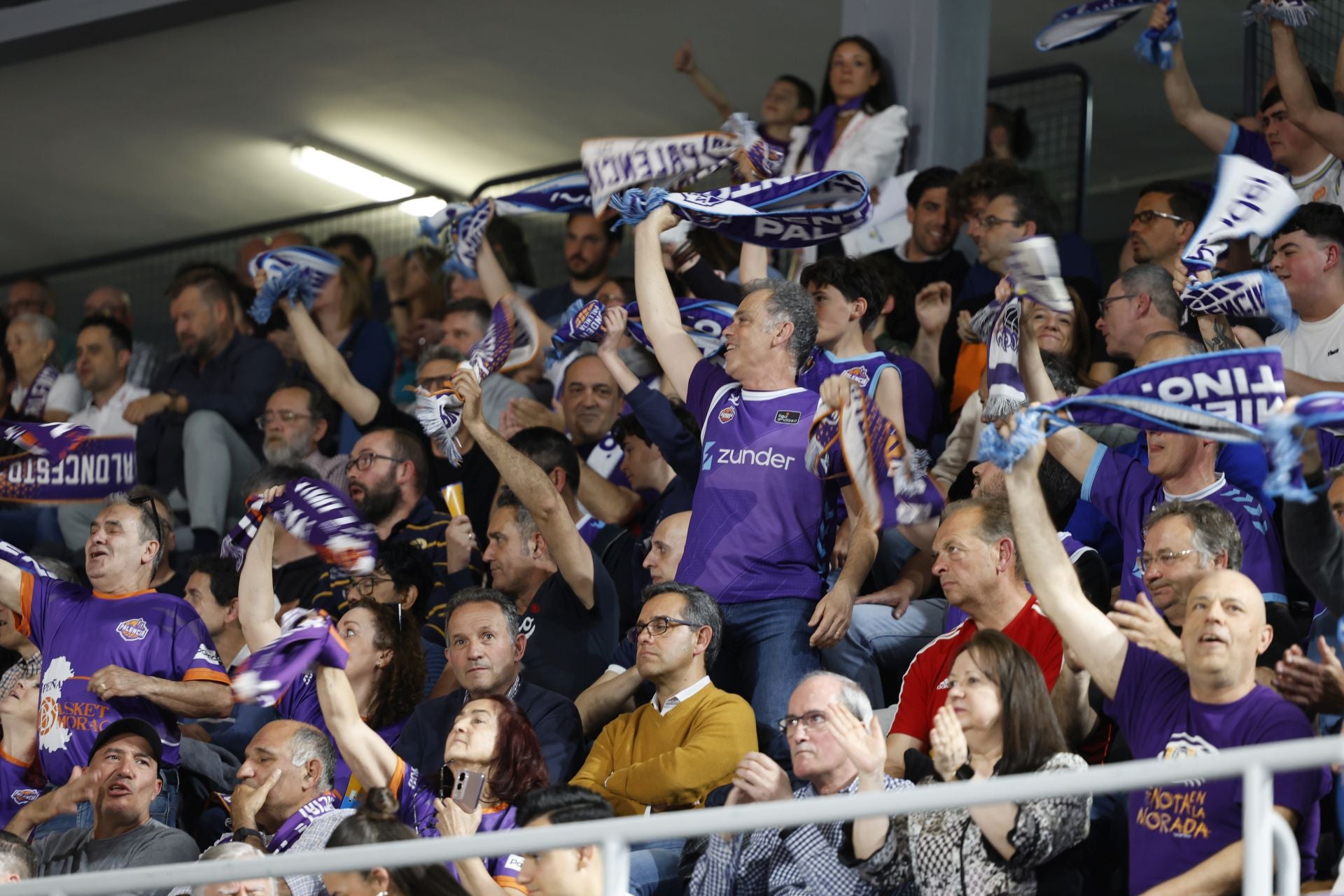 Búscate en las gradas del Súper Agropal Palencia-Betis