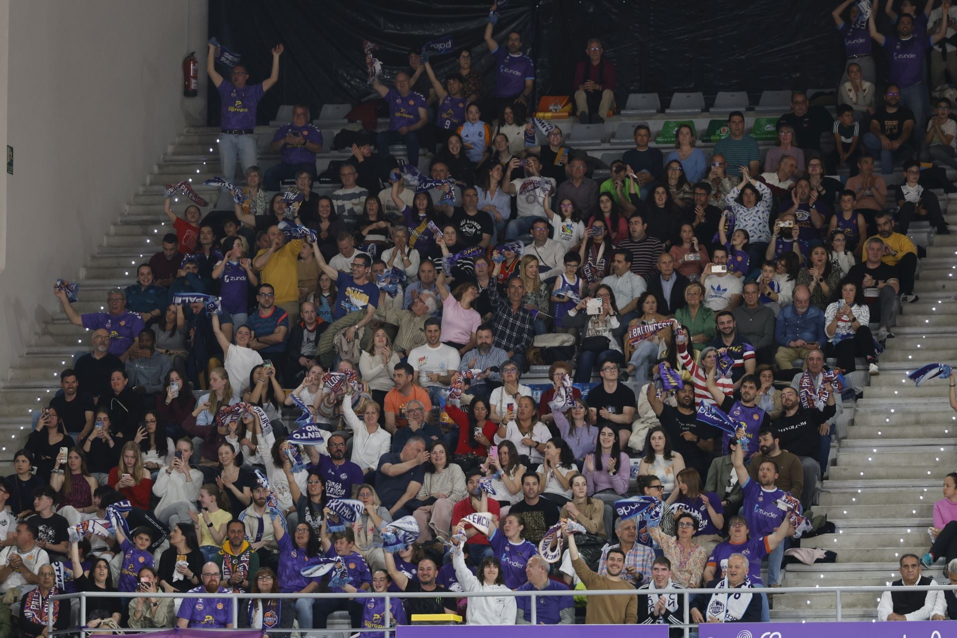 Búscate en las gradas del Súper Agropal Palencia-Betis