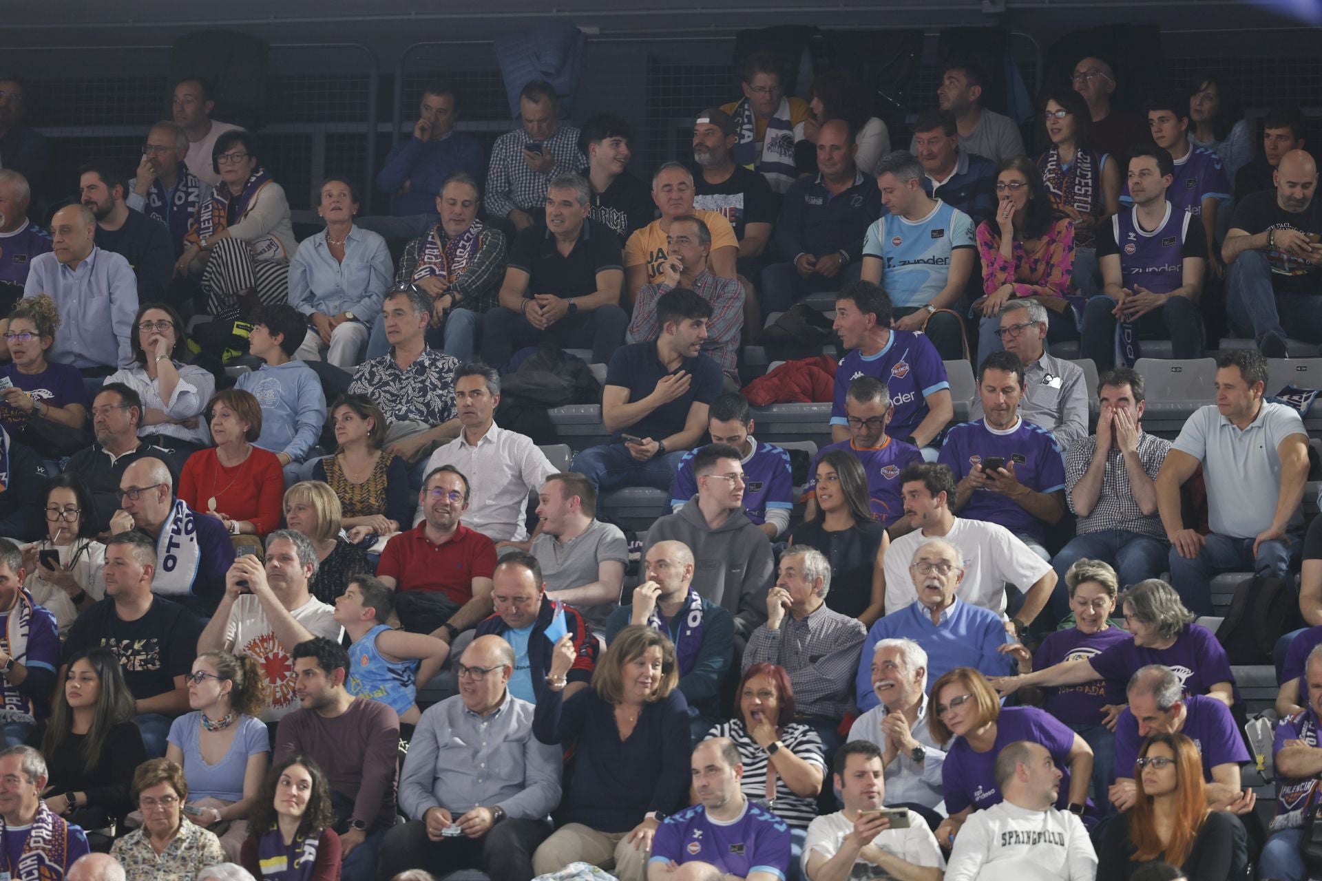 Búscate en las gradas del Súper Agropal Palencia-Betis