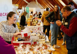 Un puesto participante en ediciones anteriores en la Feria Dulcería, donde se enmarca el concurso.