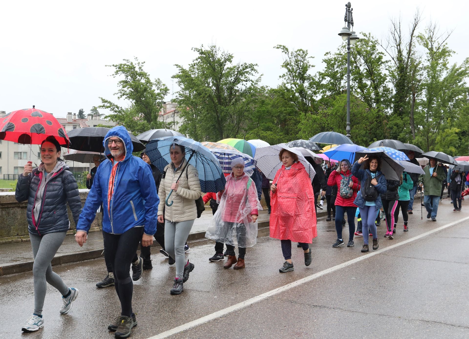 Aspanis desafía a la lluvia