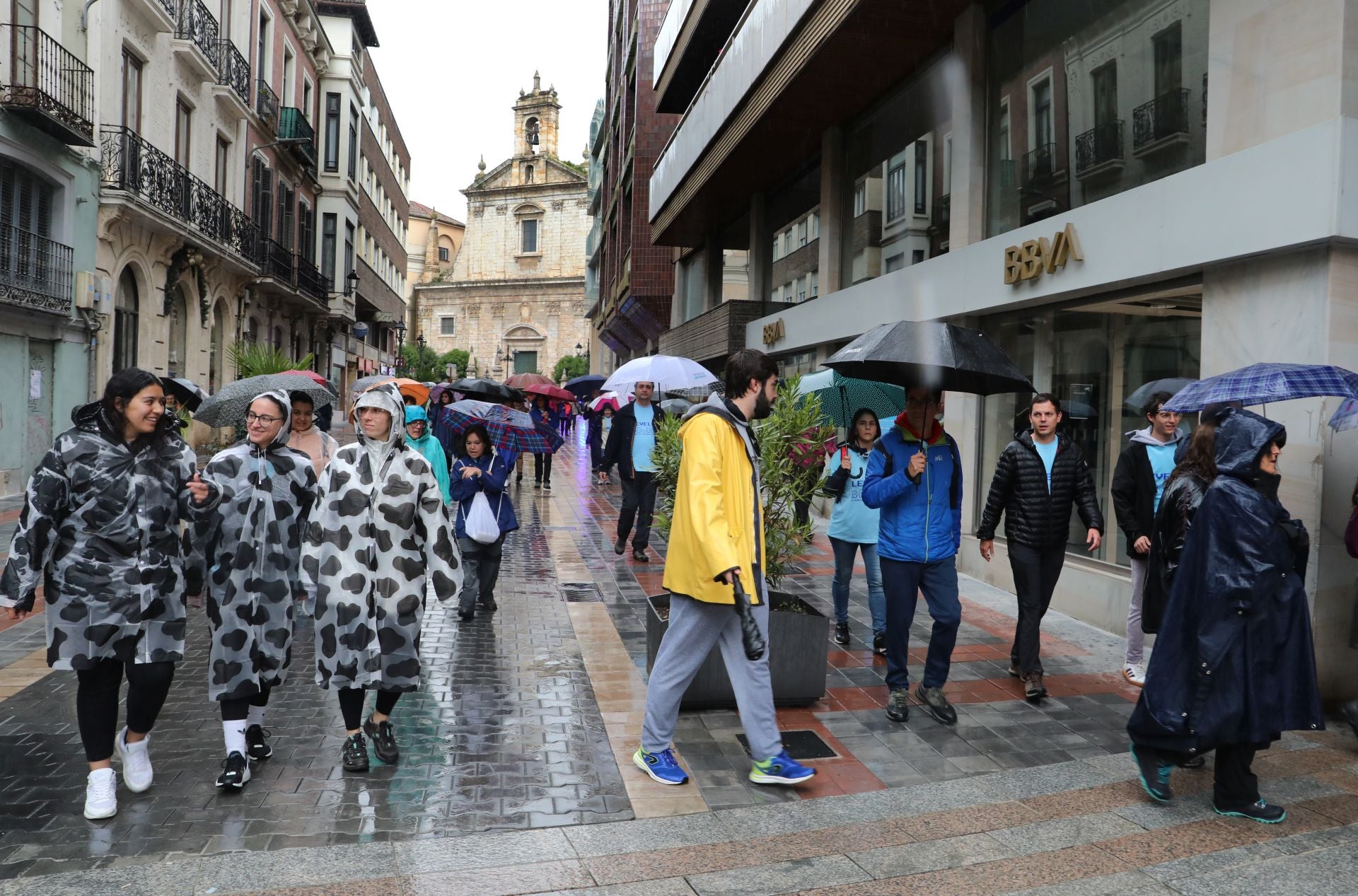 Aspanis desafía a la lluvia
