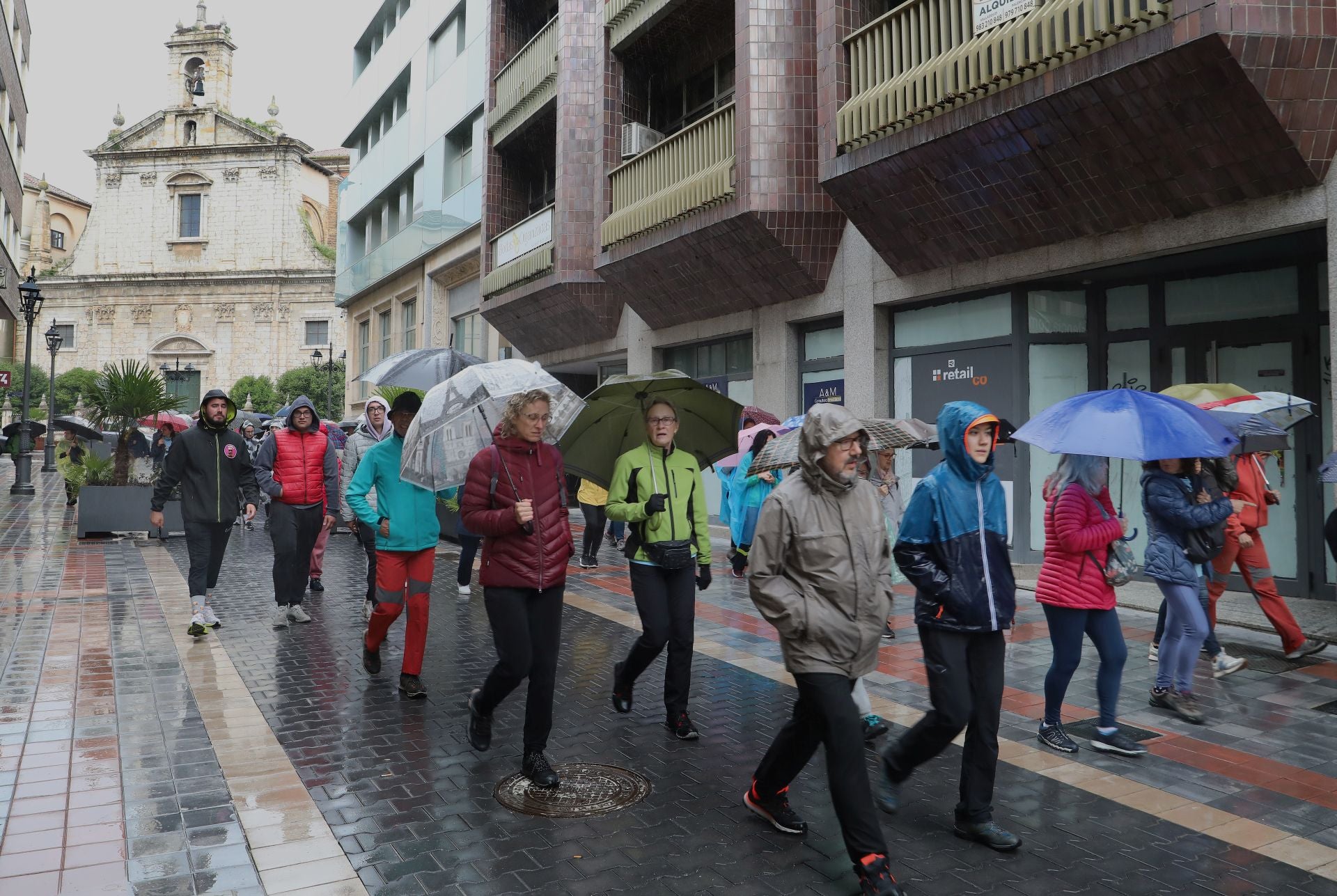 Aspanis desafía a la lluvia