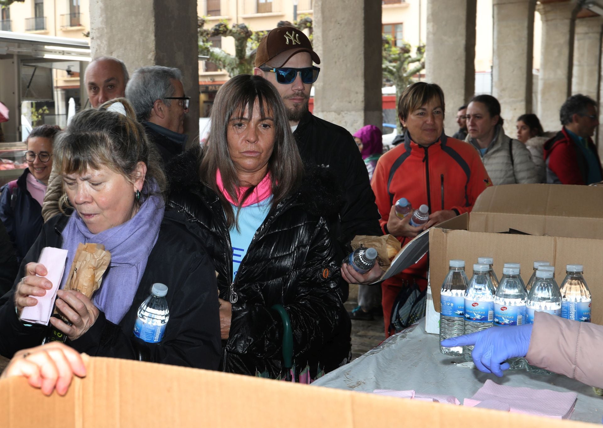 Aspanis desafía a la lluvia