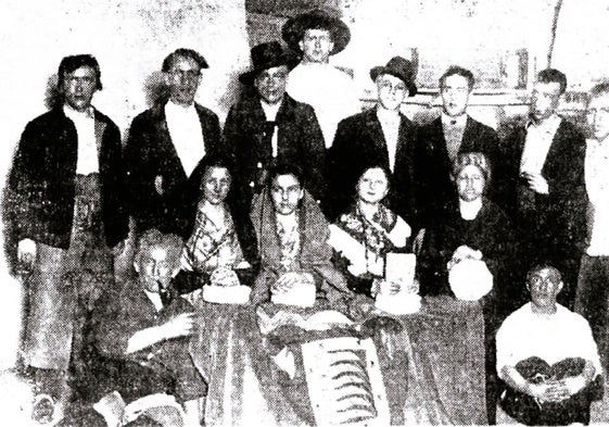 Miembros del Cuadro Artístico del Círculo Vallisoletano en Madrid en 1934.